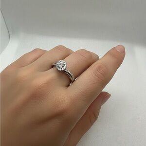 10k White Gold .33 ctw Diamond ring size 7